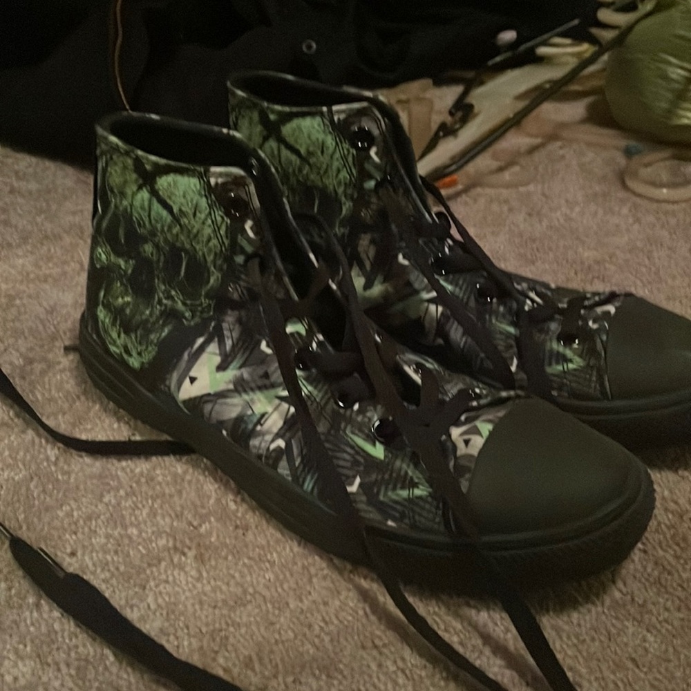 RAAD SHOP SHOES, Size 10.5, lime green, black and white.